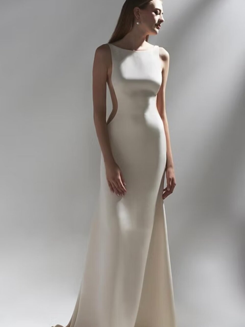 New Watters Hyde Bateau-Neck Low-Back Ivory Trumpet Wedding Gown Size 4 US NWT
